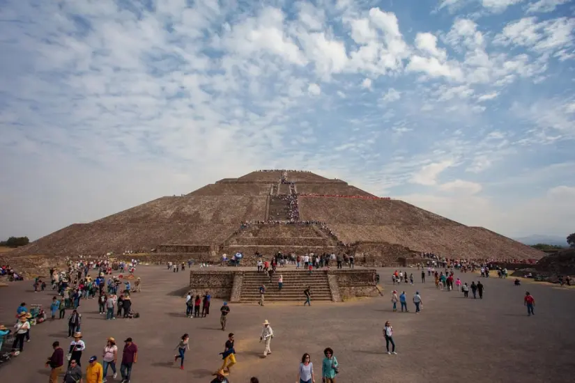 ¿Cómo llegar en Metro a las pirámides de Teotihuacán?