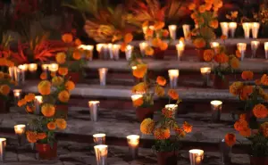 ¿Qué alimentos deben colocarse en un altar de Día de Muertos?