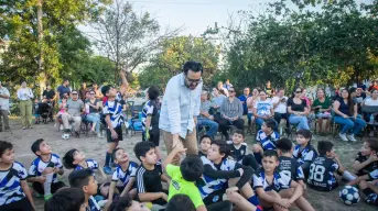 Construcción de cancha de futbol de pasto sintético inicia en Universidad 94 en Culiacán