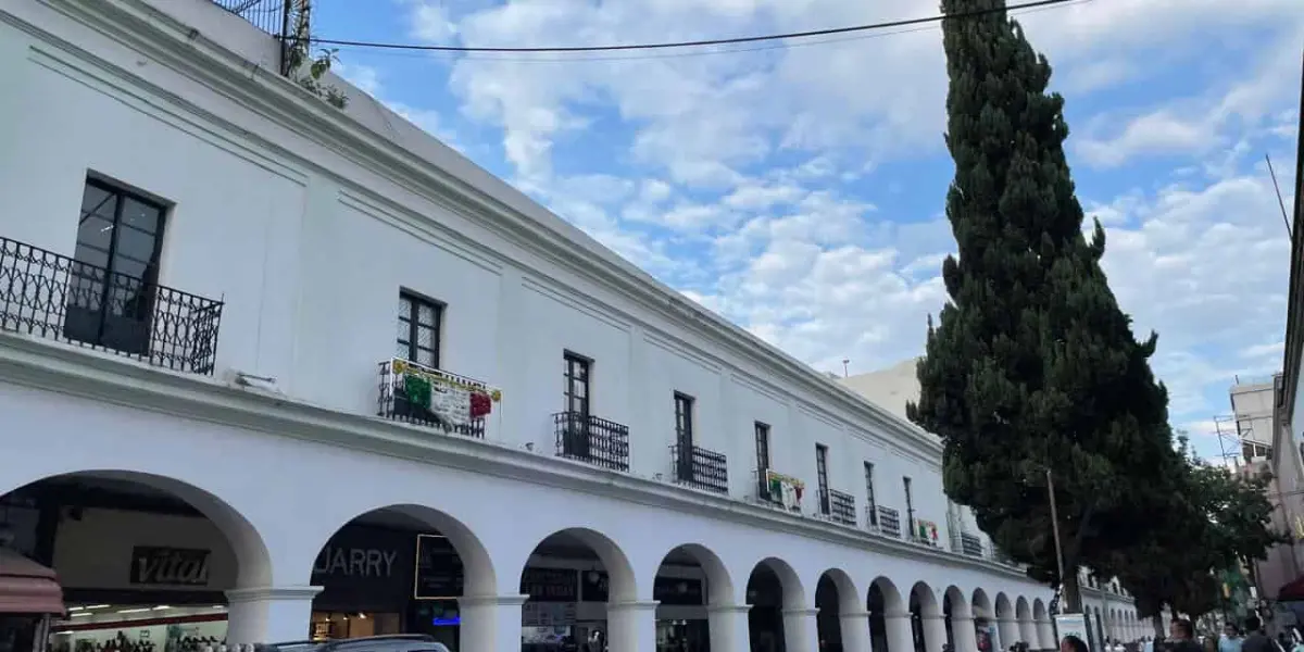 Los Portales de Toluca son símbolo histórico que fusiona comercio y cultura.