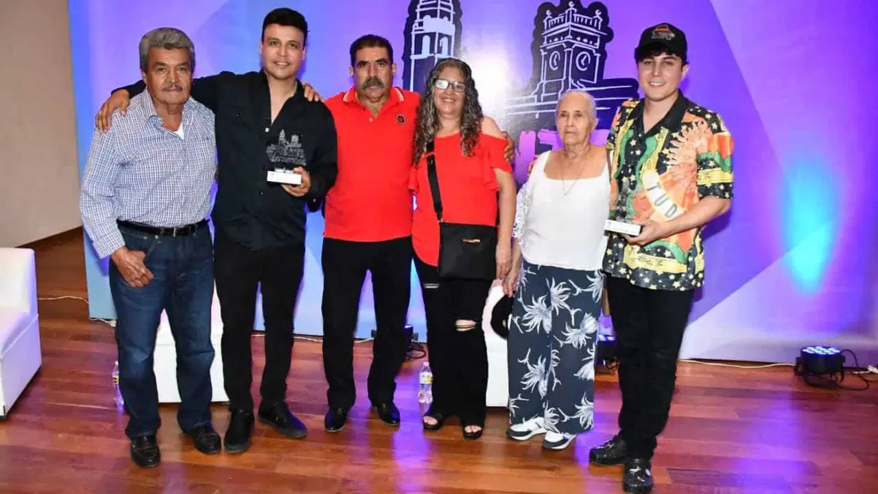La 5ta edición de Mentes Ganadoras en Mocorito, inspiró a los jóvenes con la participación de expertos en literatura, negocios y música.