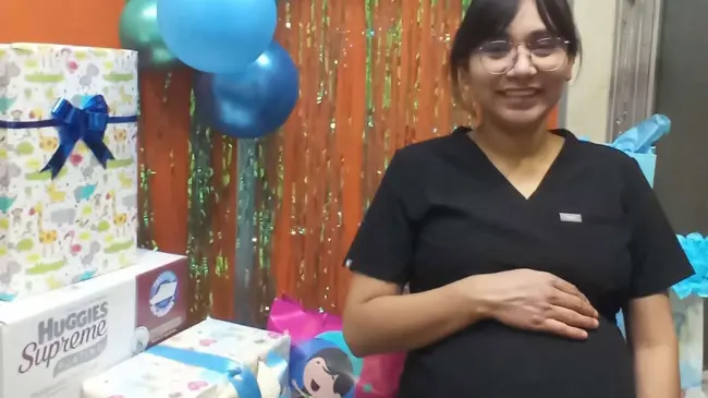 María Teresa Cerón, pediatra en cuidados intensivos, lucha por superar el cáncer uterino.