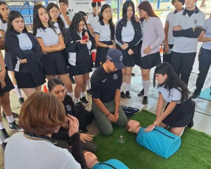 GERUM imparte curso de primeros auxilios en la preparatoria "Sandino" de la UAS en Culiacán