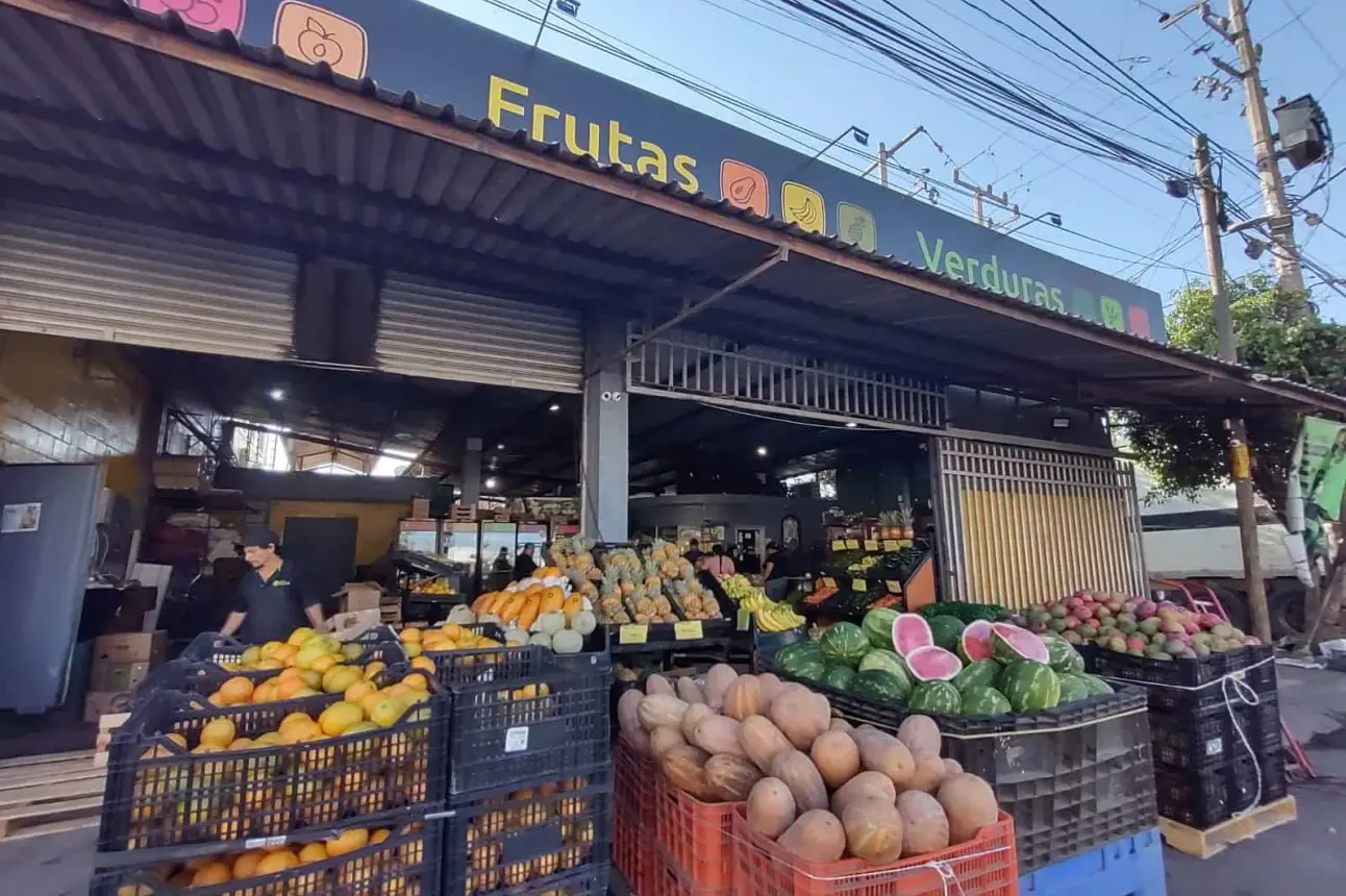 El Mercado de Abasto es el destino ideal para comprar principalmente frutas y verduras en Culiacán. Foto: Juan Madrigal