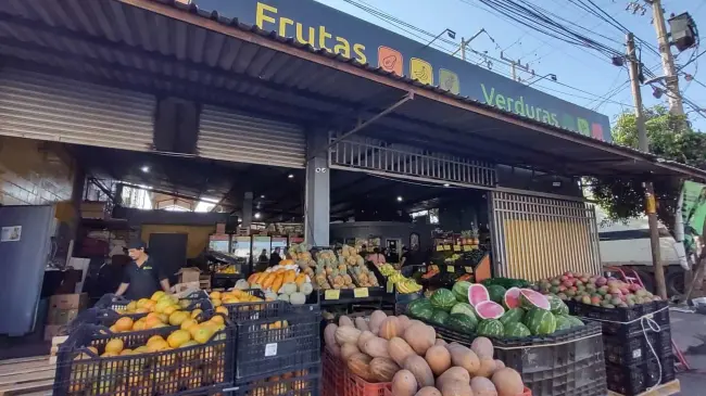 El Mercado de Abasto es el destino ideal para comprar principalmente frutas y verduras en Culiacán. Foto: Juan Madrigal