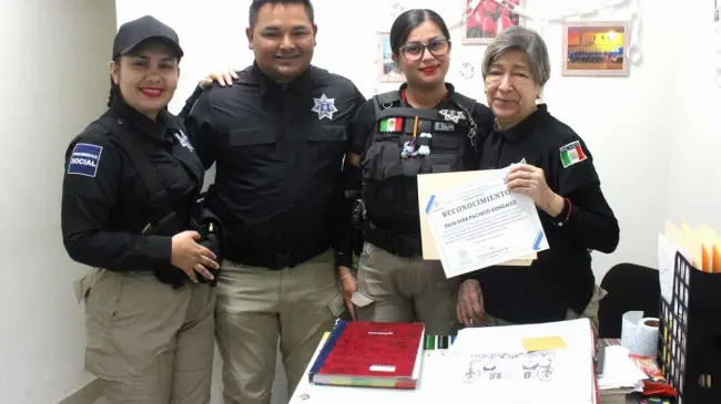 Policías de Mazatlán son reconocidos por su gran labor.