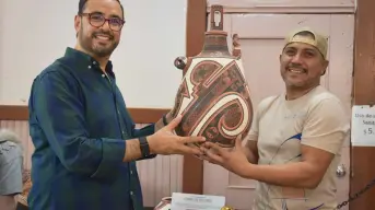 Entregan premios a los artesanos ganadores de Concurso de Cerámica de Mata Ortiz, en Chihuahua