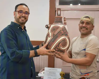 Entregan premios a los artesanos ganadores de Concurso de Cerámica de Mata Ortiz, en Chihuahua