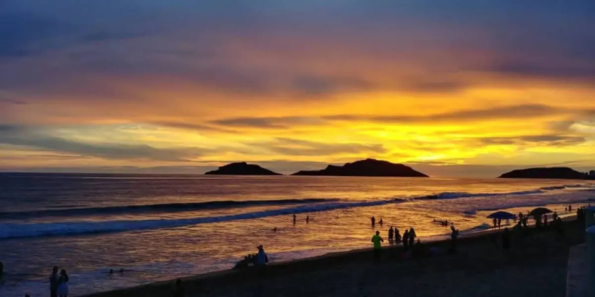 Atardecer en playas de Sinaloa