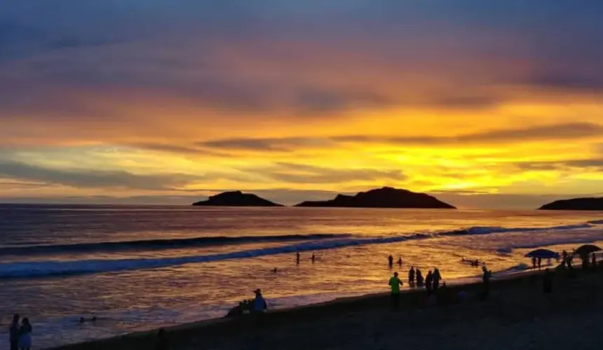 Atardecer en playas de Sinaloa