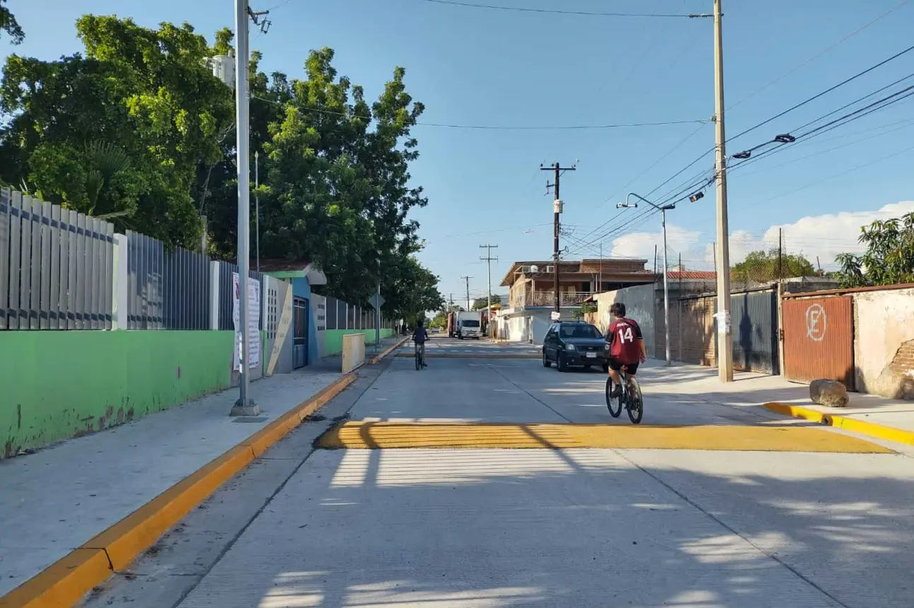 Con estas acciones, la colonia Lázaro Cárdenas mejora su calidad de vida, gracias a obras que ofrecen seguridad y bienestar.  Foto: Juan Madrigal