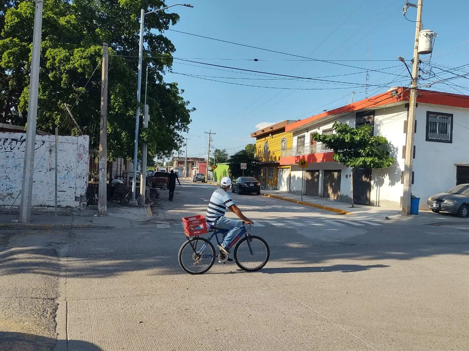 Pavimentación de calles en la colonia Lázaro Cárdenas