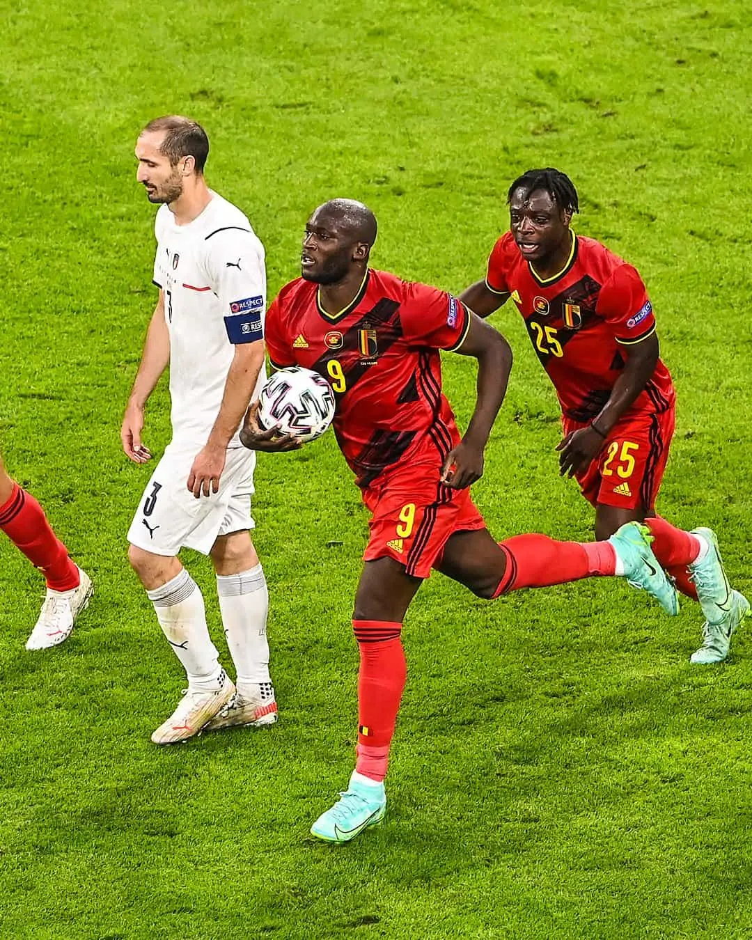 Italia ante Bélgica | imágen: UEFA