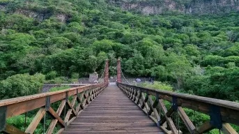 Disfruta haciendo senderismo en Barranca de Huentitán, un lugar cerquita de Guadalajara