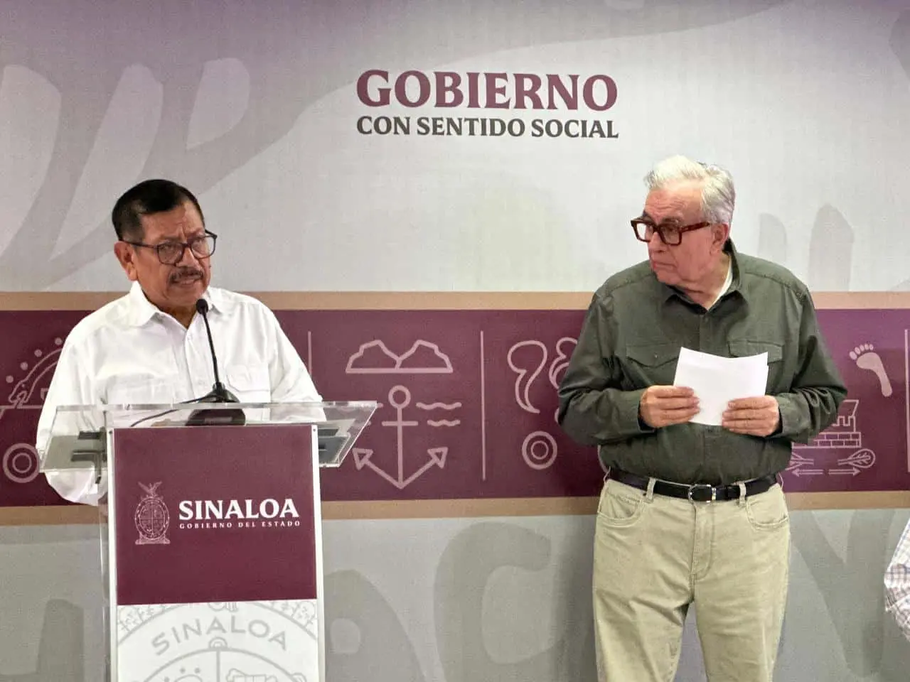 El gobernador Rubén Rocha Moya acompañado del Secretario de Seguridad Gerardo Mérida Sánchez dieron a conocer los resultados de los operativos de este fin de semana.