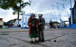 Cuando Isaac Cordar llenó de calaveritas las calles de Chiapas