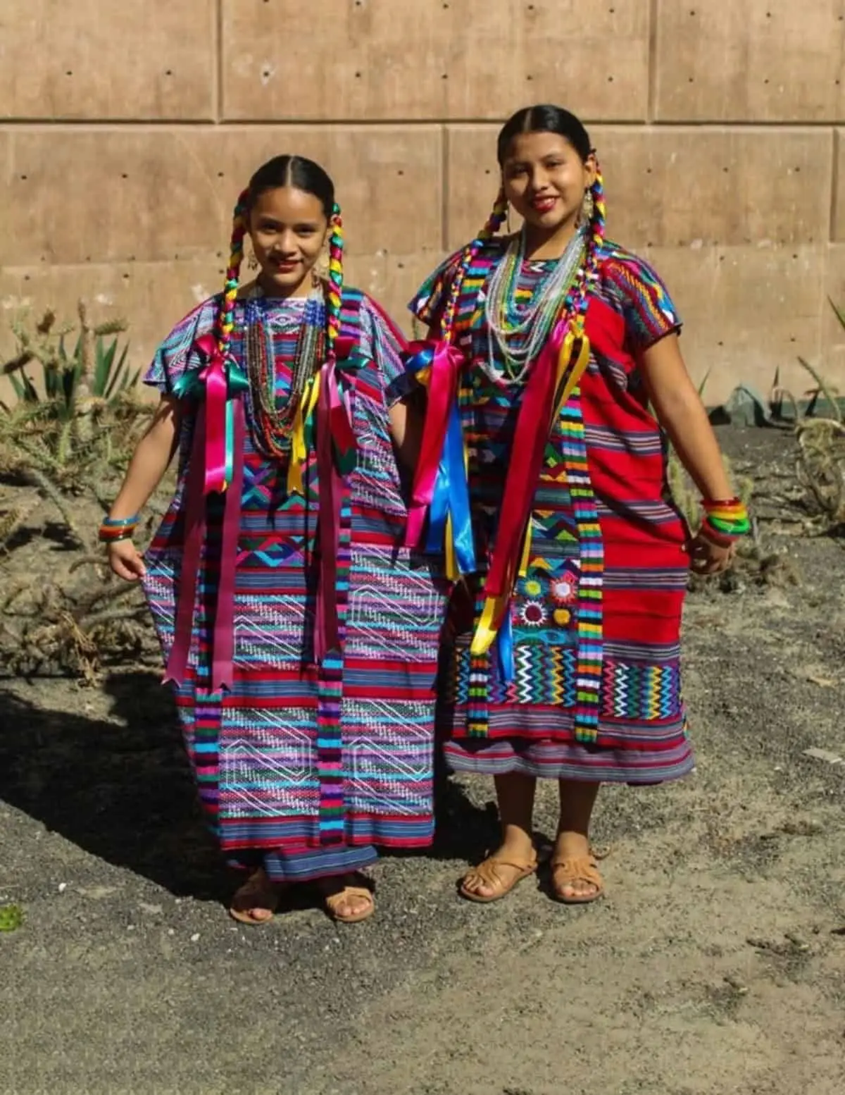 Trajes típicos de Oaxaca para hombre y mujer
