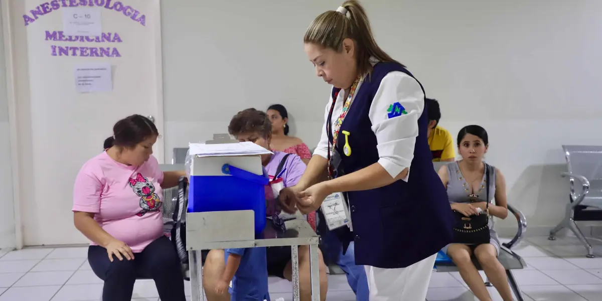 Ya puedes ir a vacunarte contra la influenza y el Covid en Sinaloa.