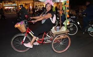 Paseo nocturno en bicicleta por el Día de Muertos en CDMX ; cuándo y lugares a recorrer