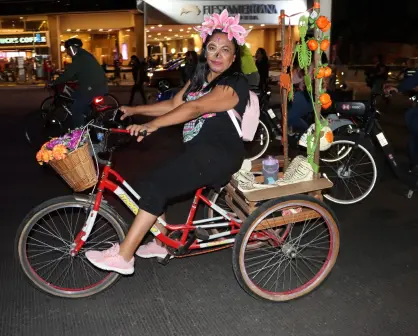 Paseo nocturno en bicicleta por el Día de Muertos en CDMX ; cuándo y lugares a recorrer