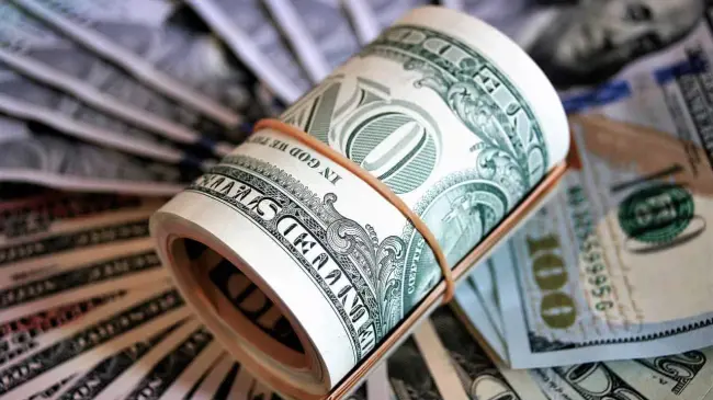 Así se cotiza el dólar en Bancoppel y Banco Azteca. Foto: Cortesía