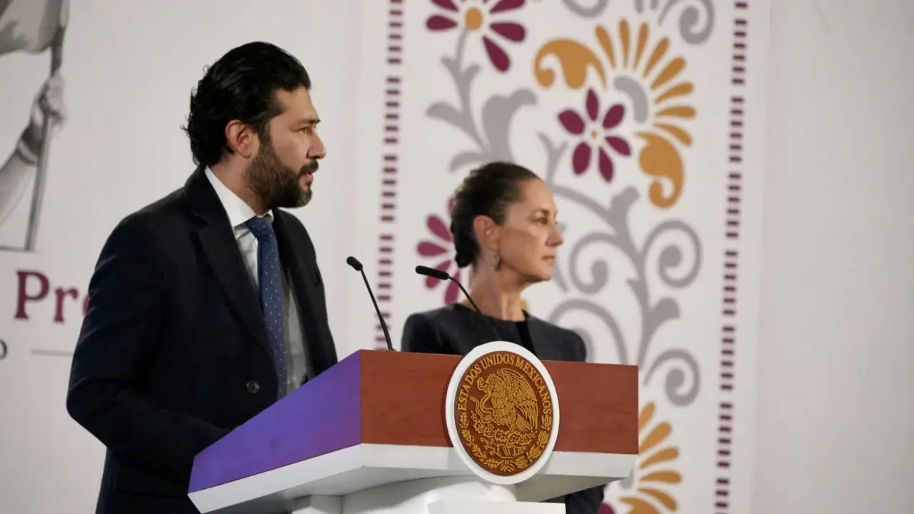 Marath Bolaños, Secretario del Trabajo y Claudia Sheinbaum durante la Mañanera del Pueblo de este miércoles.