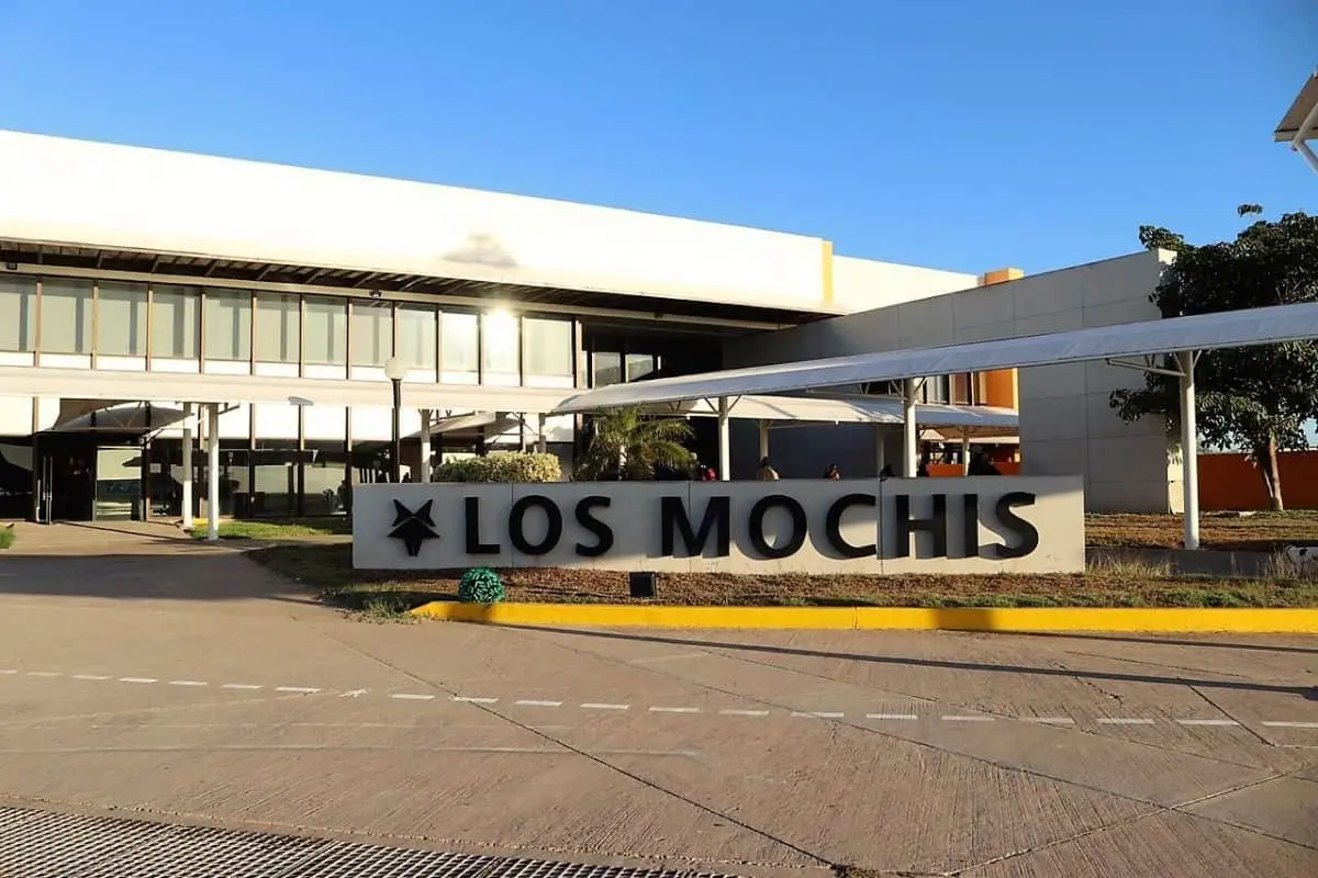 Así luce el aeropuerto de Los Mochis por fuera. Foto: Mazatlán Interactivo