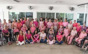 Casa del Carmen se viste de rosa para promover la detección temprana del cáncer de mama