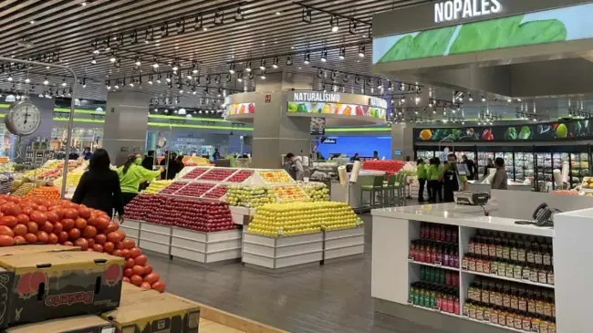 Ahorra en tus compras del súper con Miércoles de Plaza en La Comer. Foto: Retailers