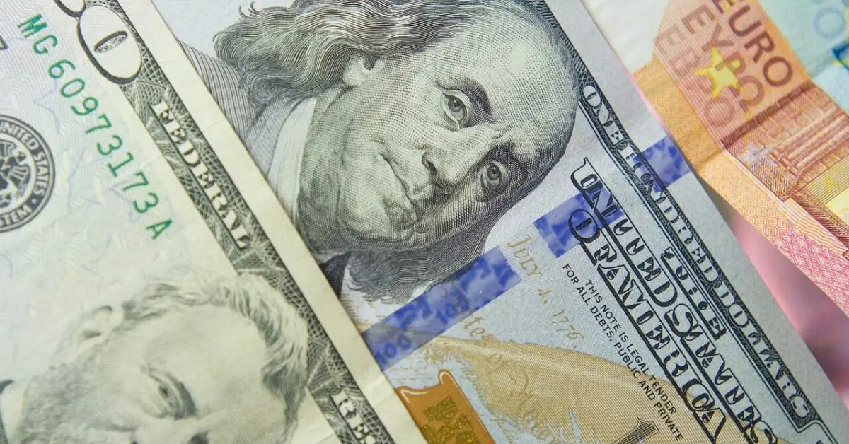 Precio del dólar hoy 5 de noviembre de 2025: $16.90 a la compra y $20.35 la venta
