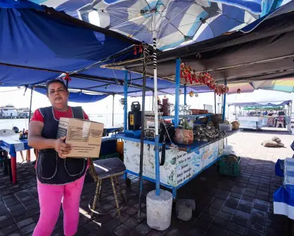 DIF entrega 300 despensas a familias de pescadores en Altata y Tetuán