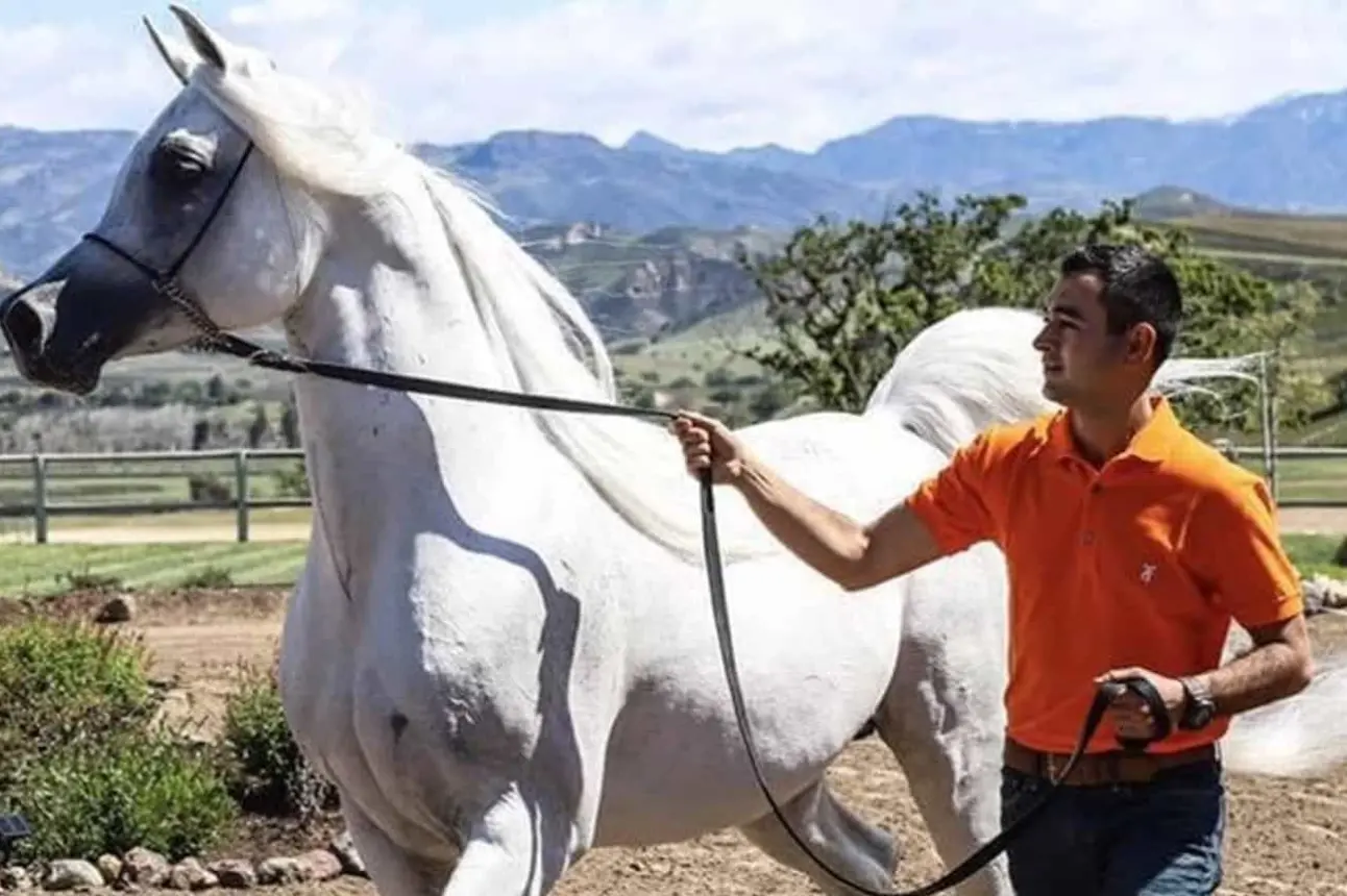 Con mucha dedicación, Javier Alonso logró convertirse en uno de los mejores entrenadores de caballo a nivel internacional. Foto: Cortesía.