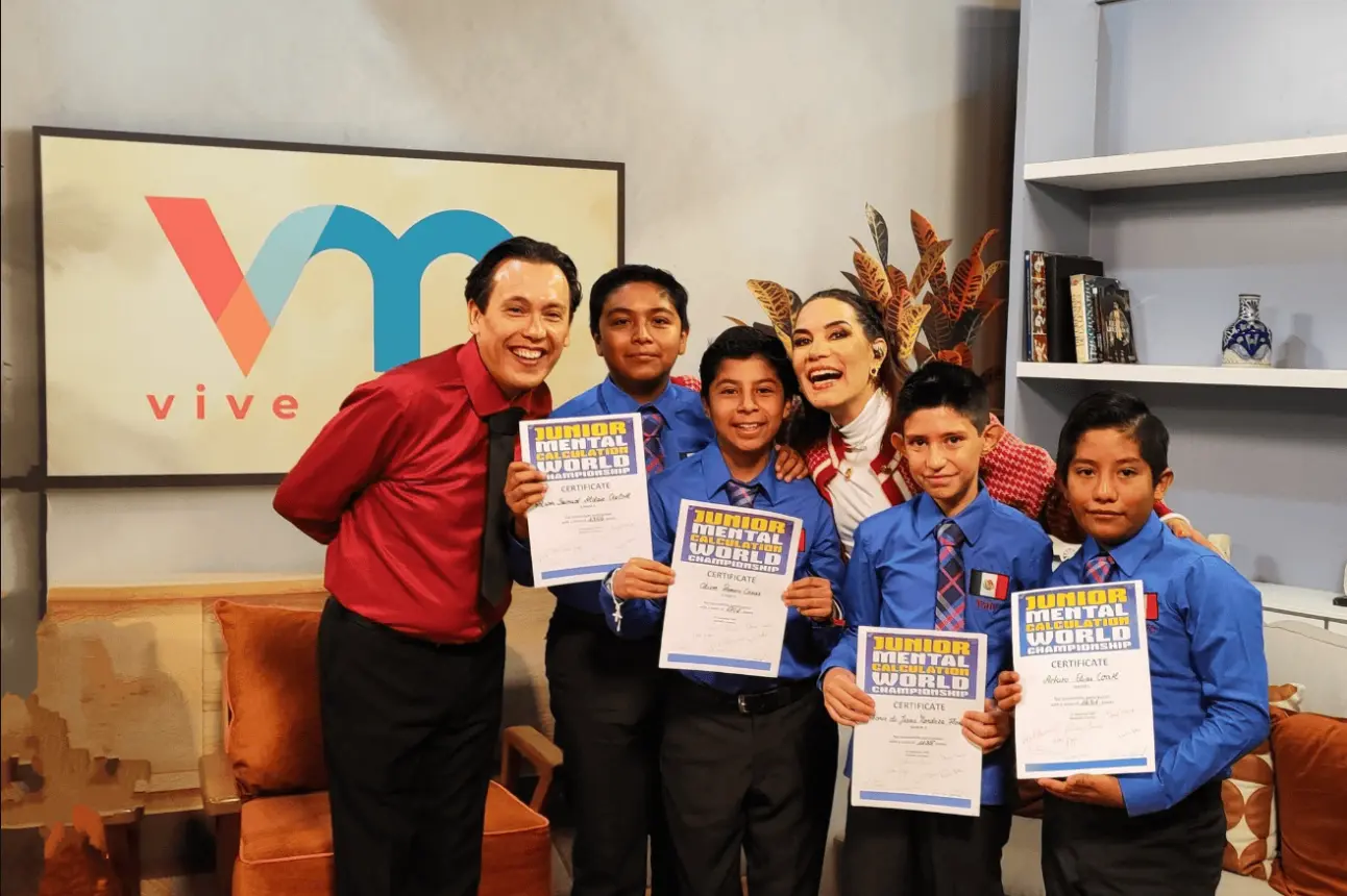 Cuatro niños poblanos tuvieron su participación en el Junior Mental Calculation World Championship representando a México por primera vez. Foto: Cortesía.