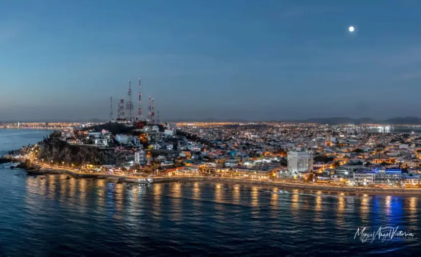 ¿Cuánto mide el Malecón de Mazatlán?