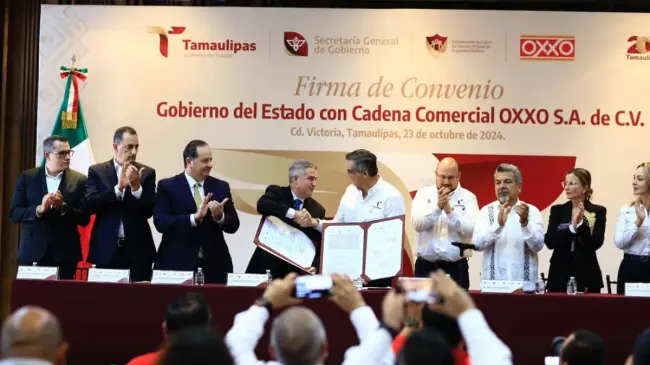 El gobierno de Tamaulipas y la Cadena Comercial Oxxo firmaron un convenio a fin de reforzar la seguridad .