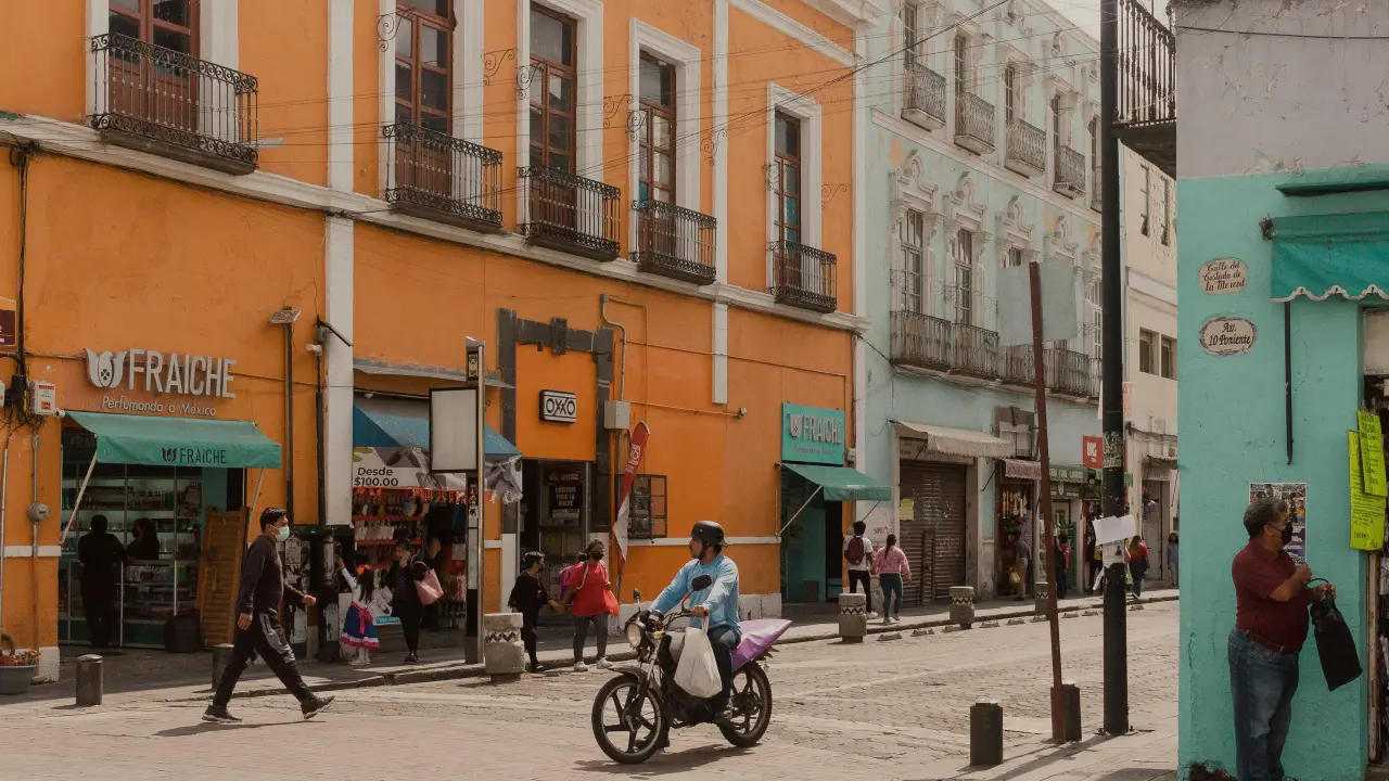 Puebla es un lugar rico en tradiciones, desde mercados, hasta talleres representan su riquesa cultural. Fotos: Chris luengas e Ivan Liceaga.