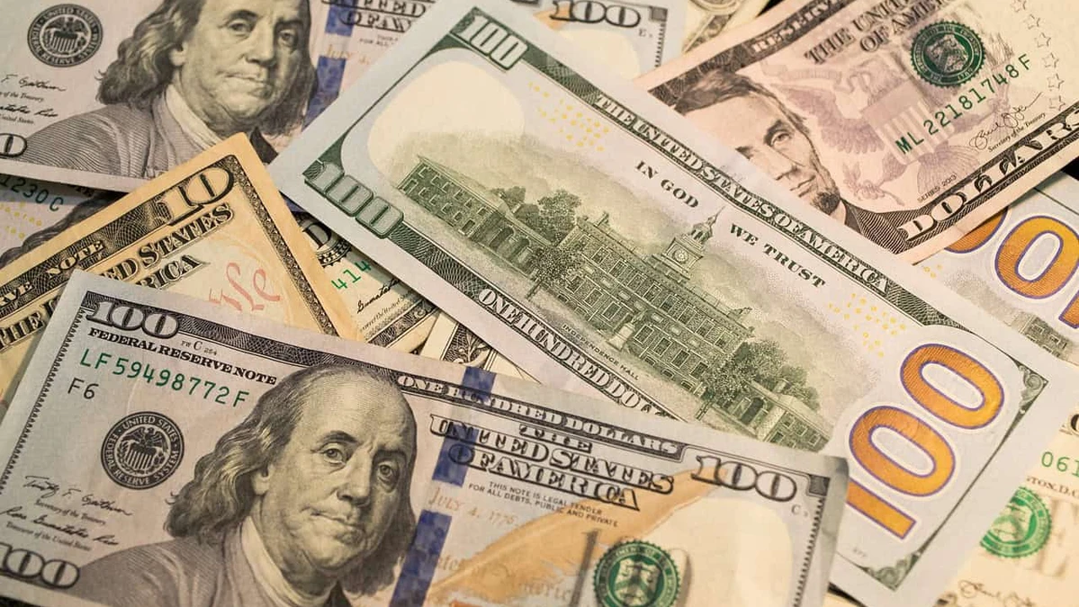 Dólar.