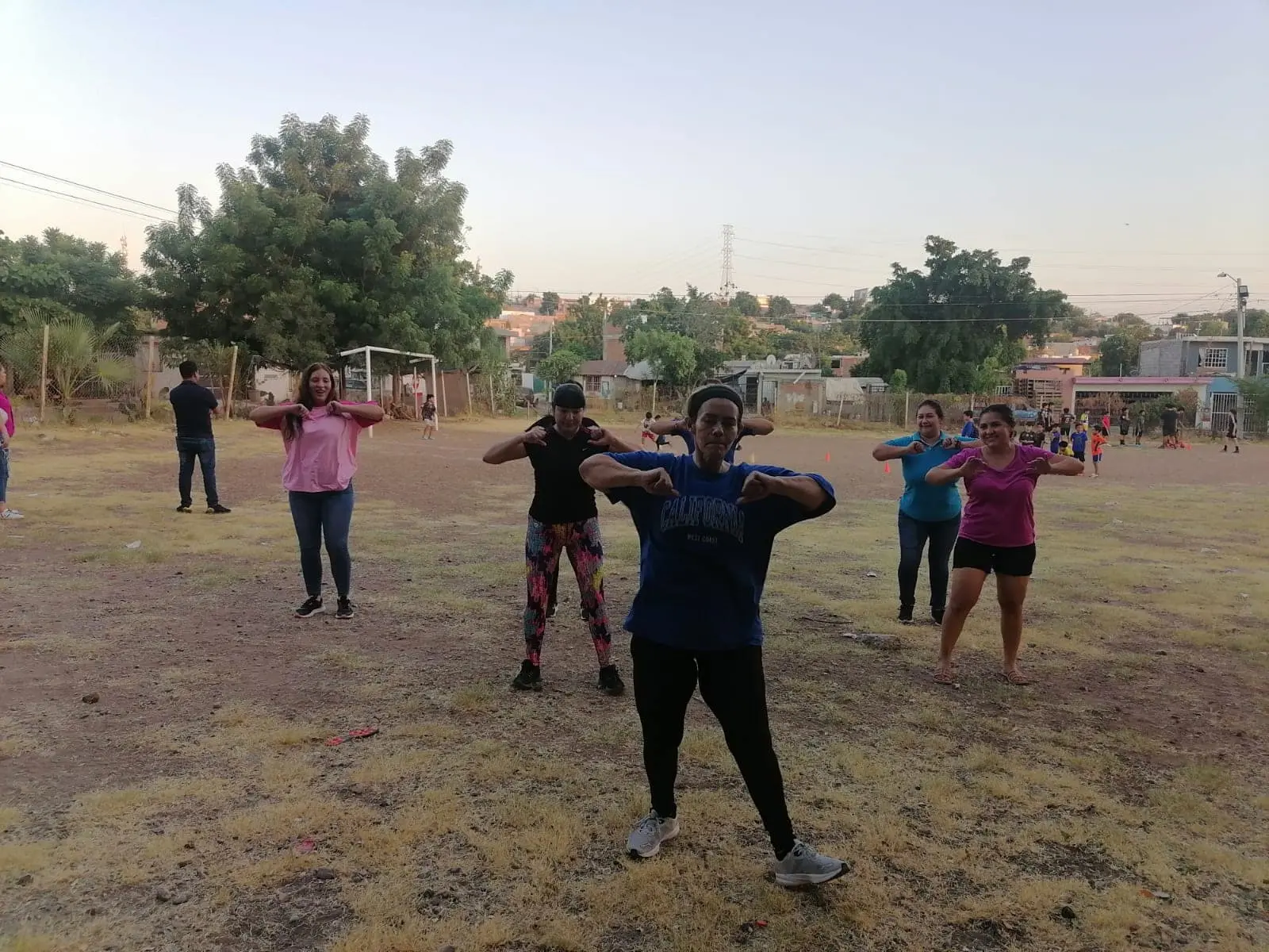 Talleres gratuitos en la Unidad Deportiva Los Ayalés en Culiacán