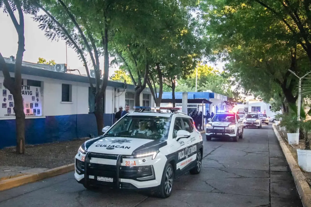 Policías y tránsitos municipales de Culiacán ya se encuentran cuidando las calles de Culiacán.