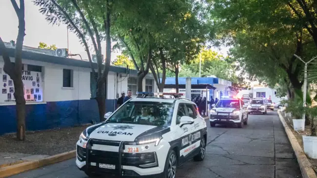 Policías y tránsitos municipales de Culiacán ya se encuentran cuidando las calles de Culiacán.