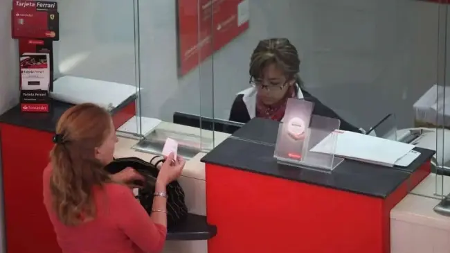 Las instituciones bancarias ofrecen varios días de descanso a sus trabajadores durante el 2025. Foto: Cortesía