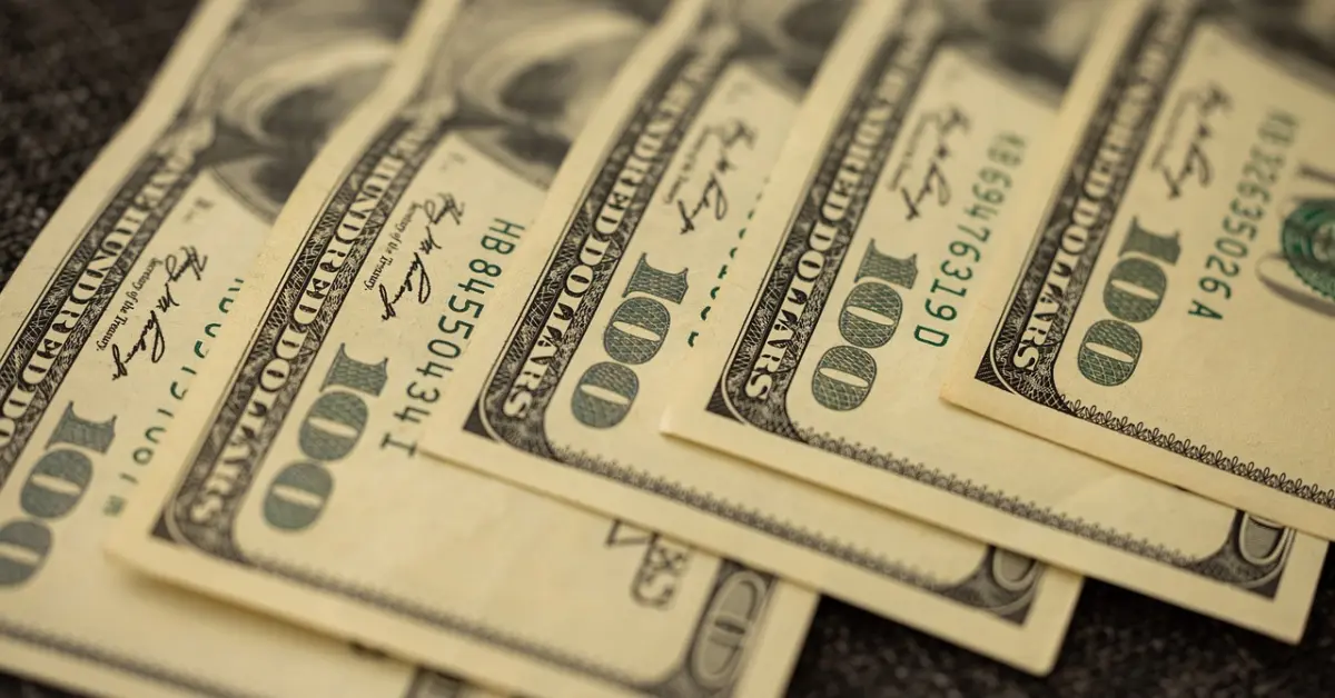 Peso en su mejor nivel a diez meses: Este es el precio del dólar hoy 13 de junio de 2025