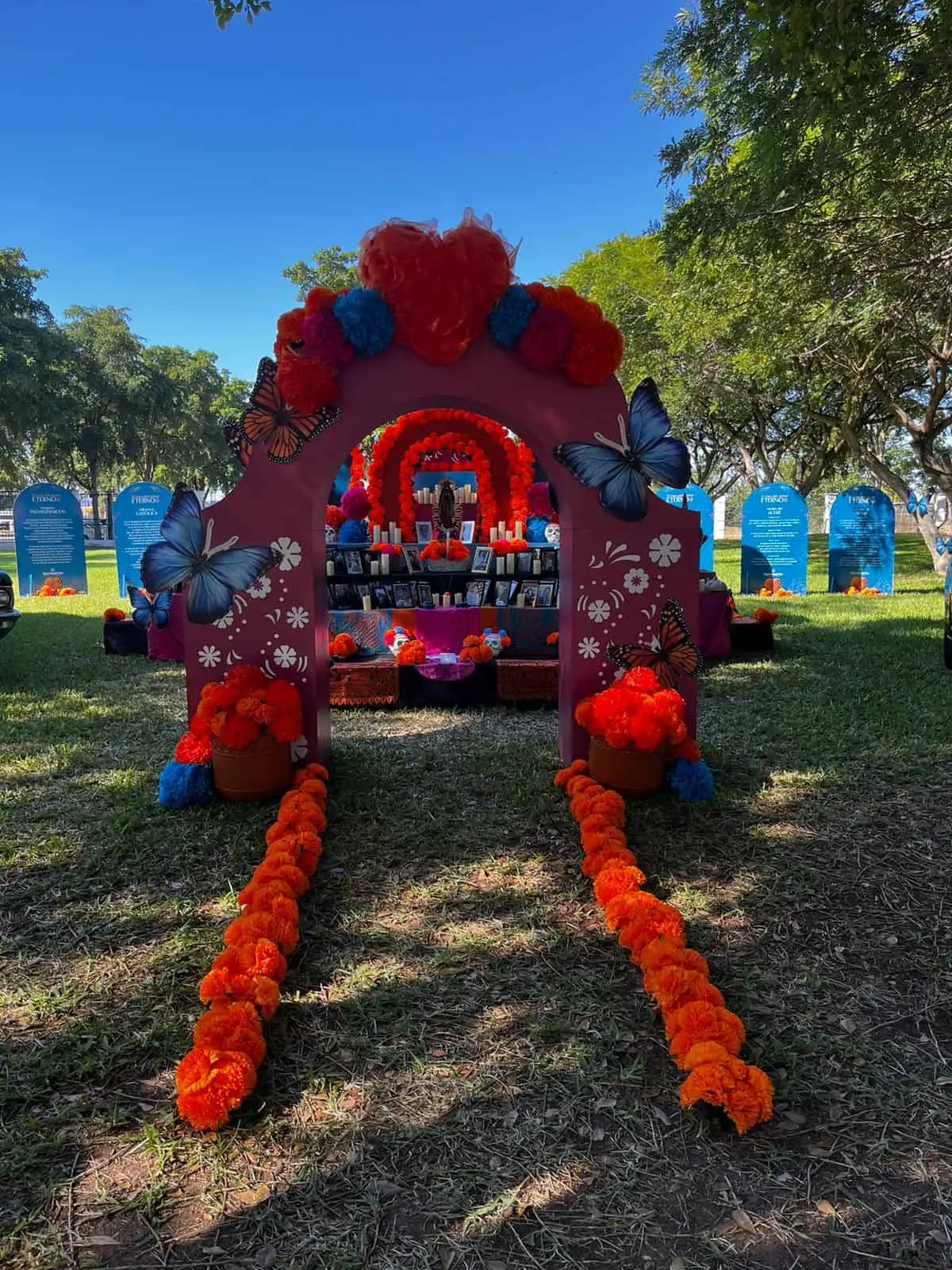 Altar en el Parque San Martín. Foto: Rodrigo Ampie