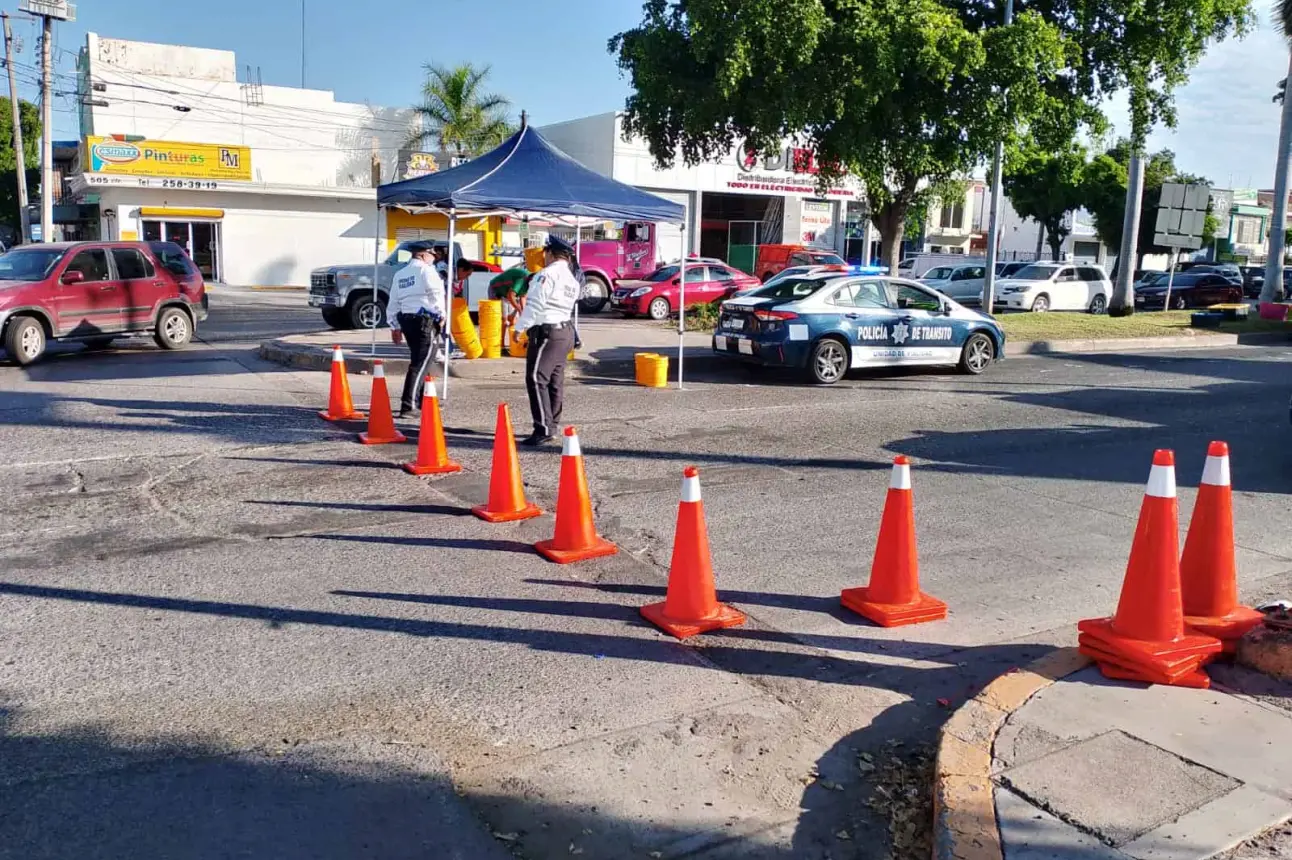 Atención Culiacán, está cerrado el Bulevar Leyva  Solano entre Aquiles Serdán y Vicente Guerrero por Día de Muertos.