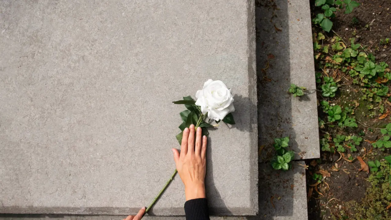 Frases emotivas para dedicar a mamá en el Día de Muertos. Foto: Freepik