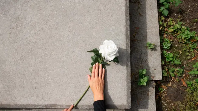 Frases emotivas para dedicar a mamá en el Día de Muertos. Foto: Freepik