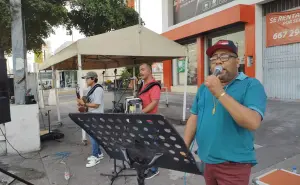 El grupo norteño Sangre Azul alegra las calles de Culiacán en estos tiempos inciertos