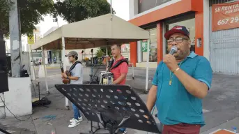 El grupo norteño Sangre Azul alegra las calles de Culiacán en estos tiempos inciertos