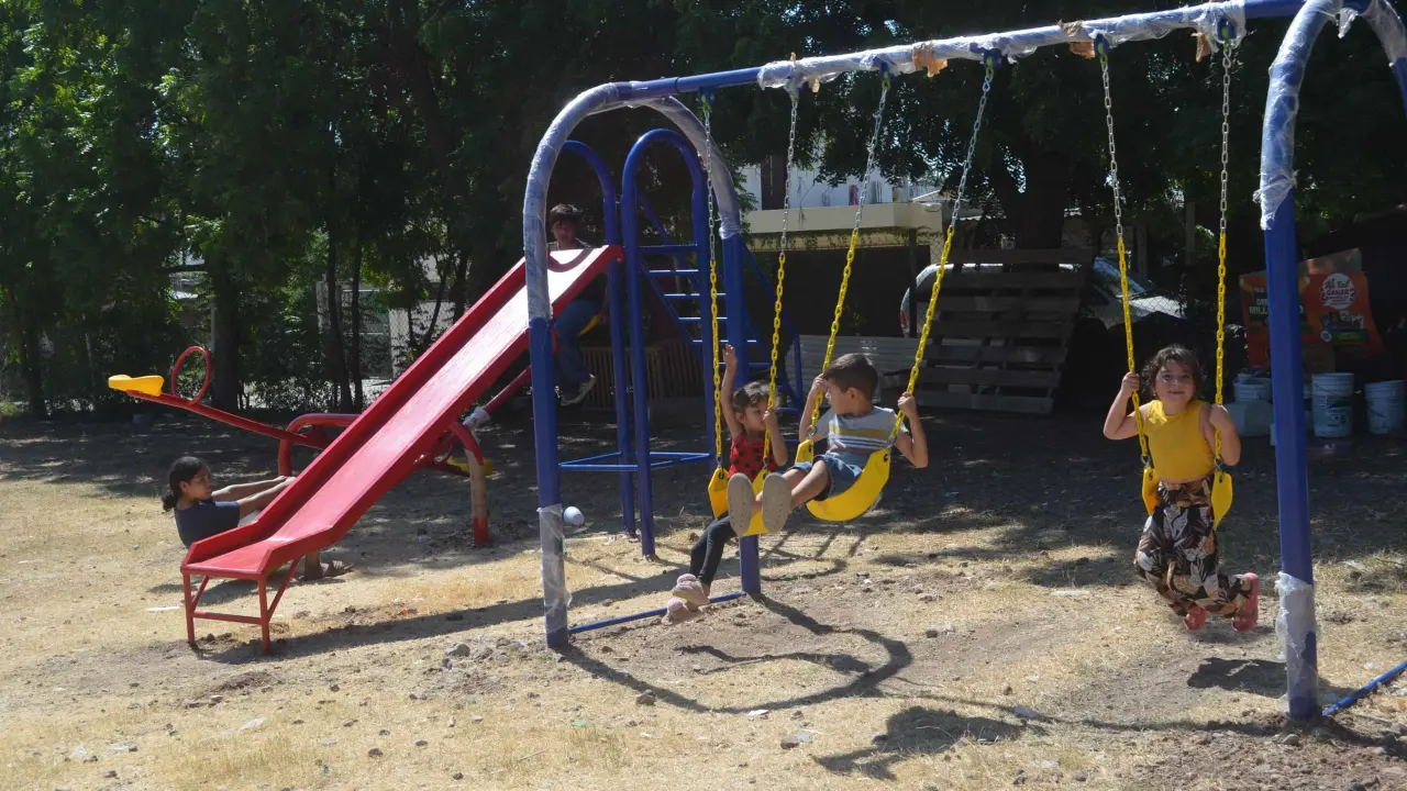 La colecta Haz más por los demás de The Home Depot trae alegría y seguridad a la Unidad Deportiva Los Ayales en la colonia Progreso en Culiacán. Foto: Juan Madrigal