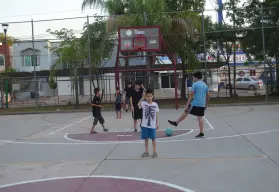 Nueva imagen en la cancha de usos múltiples de la Amistad en Culiacán impulsa el deporte y la recreación